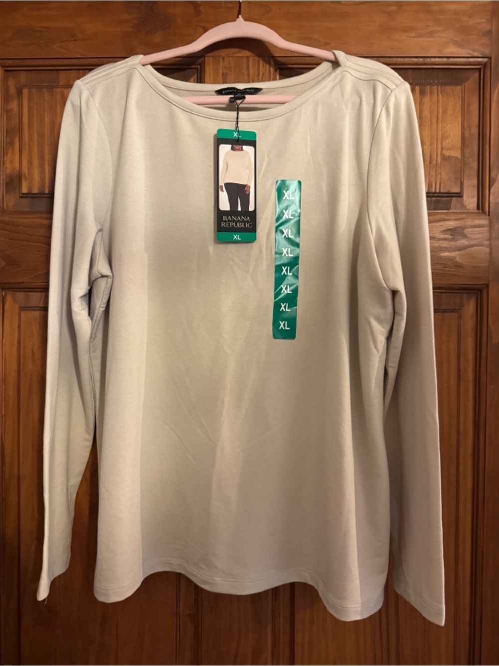 Size :XL Banana Republic NWT Women's Long-Sleeve Boatneck Top - Light Beige.